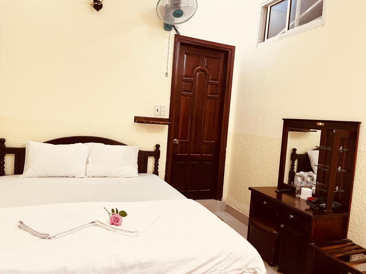 Khach San Xuan Quynh Hotel Да Лат Екстериор снимка